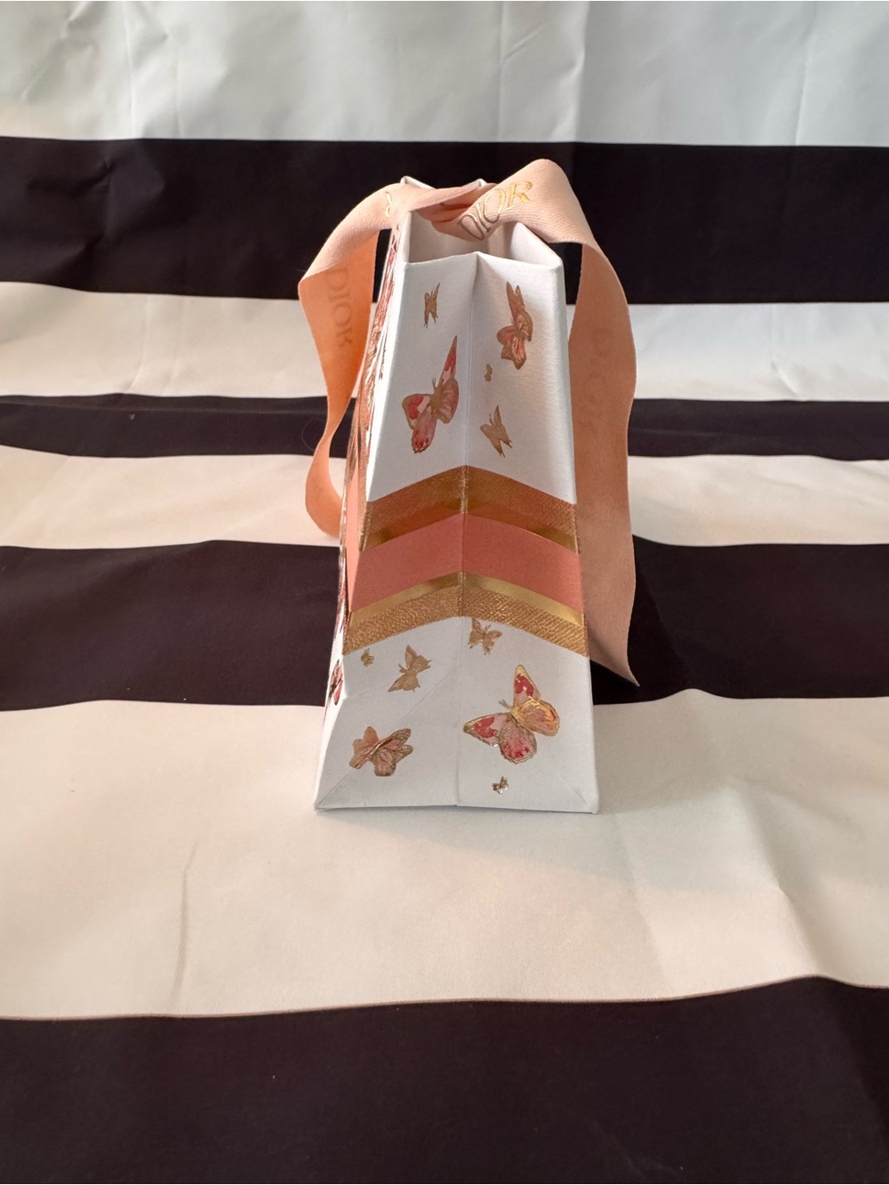 Dior White and Gold Branded Drawstring Pouch - Picture 3 of 8